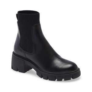 Black platform Boots size 7 NWT